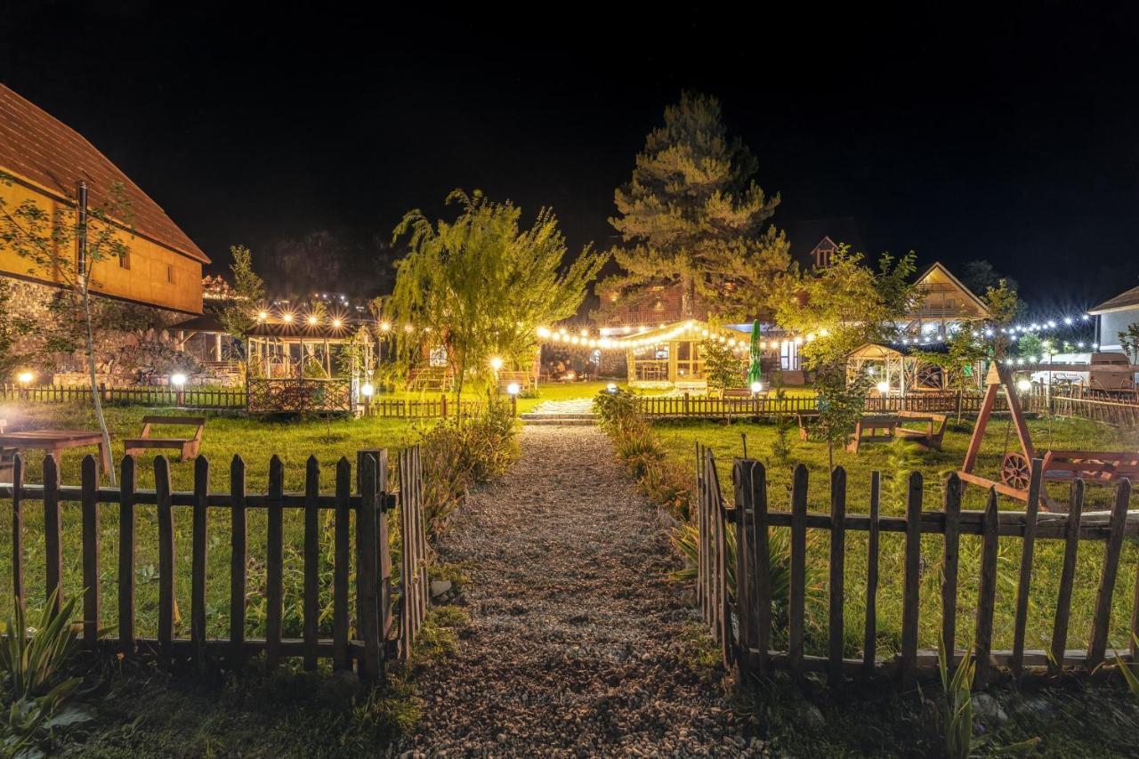 'Gurra Family' Guesthouse 세스 외부 사진