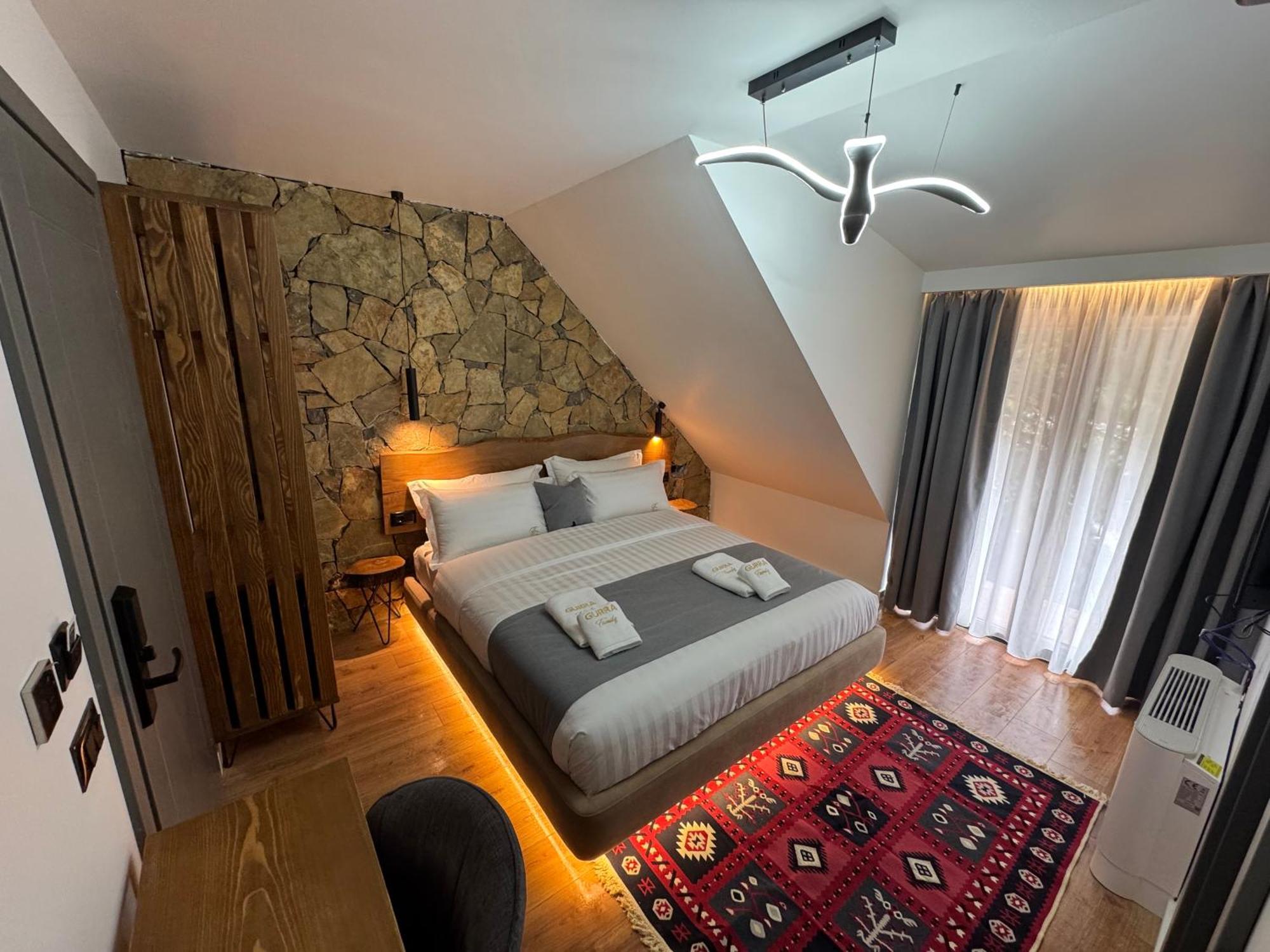 'Gurra Family' Guesthouse 세스 외부 사진