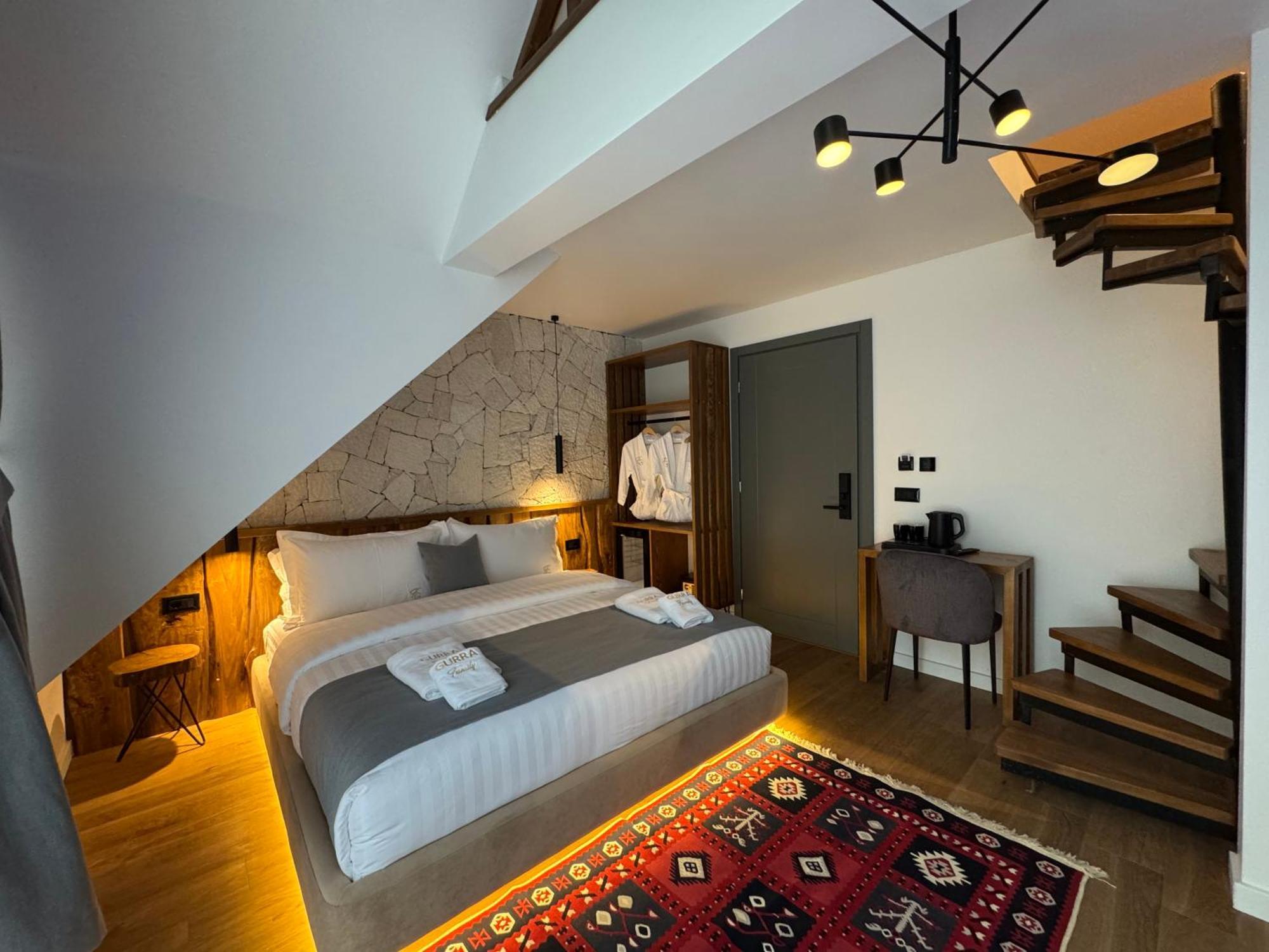 'Gurra Family' Guesthouse 세스 외부 사진